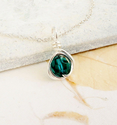 Emerald green crystal necklace - green,