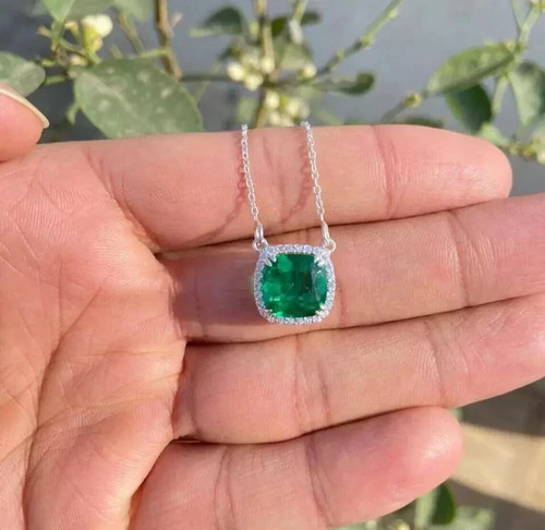 Cushion cut natural emerald - cut,