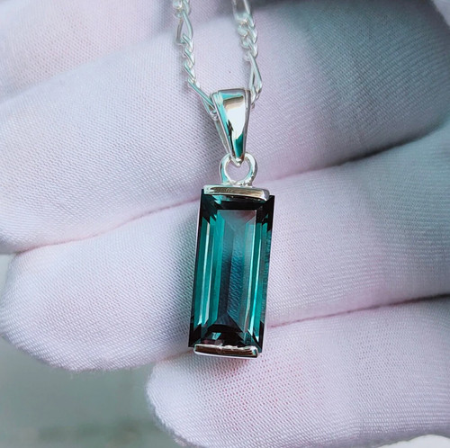 Bezel columbian emerald - bezel,