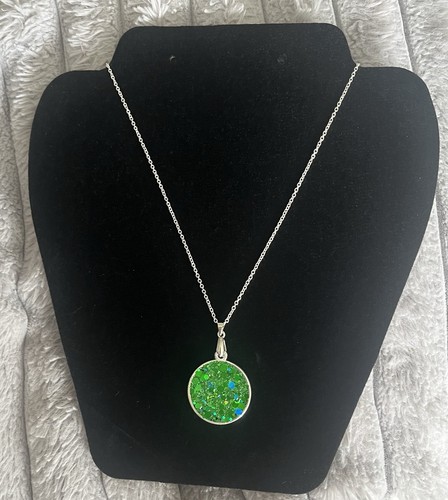 Emerald green sparkly resin - emerald,
