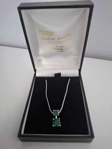 Emerald coloured two stone - two,