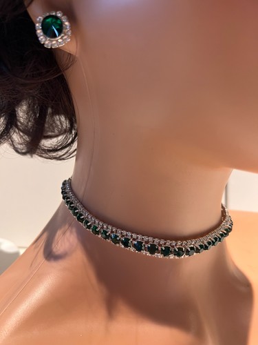 Stunning deep green - stunning,